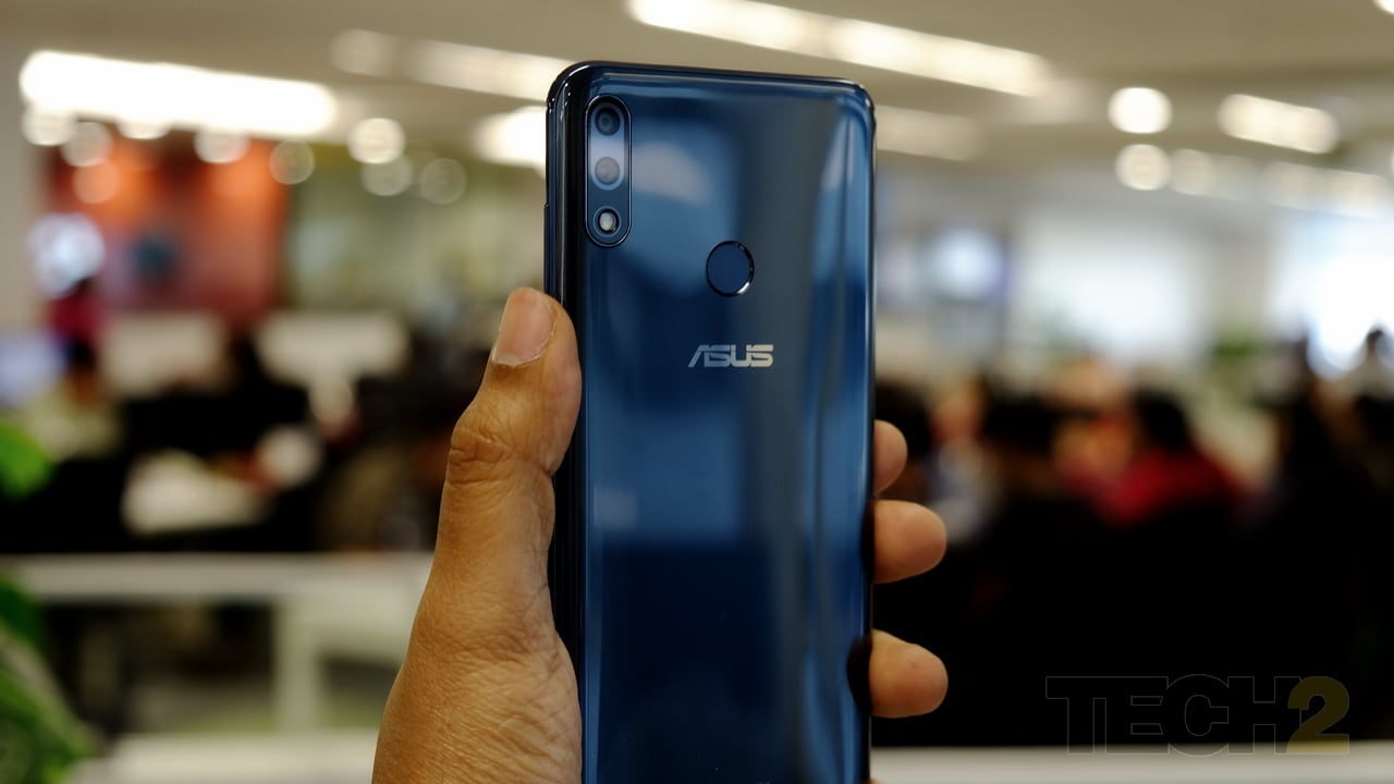The Max Pro M2 has a glossy plastic back which look appealing but doesn't feel very durable. Image: tech2/Sheldon Pinto